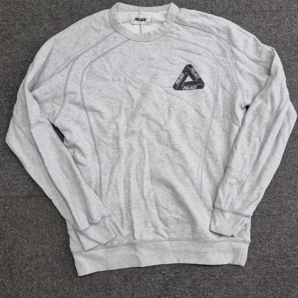 L] Palace Umbro Crewneck White New Product Palbro Palace on